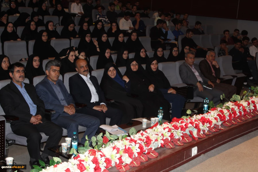 دکتر علی نژاددرجمع دانشجومعلمان جدیدالورود درقزوین:"ازلباس فاخر معلمی که برتن داریدبه بهترین وجهی استفاده کنید" 3