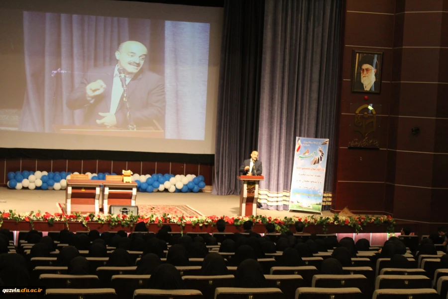 دکتر علی نژاددرجمع دانشجومعلمان جدیدالورود درقزوین:"ازلباس فاخر معلمی که برتن داریدبه بهترین وجهی استفاده کنید" 4