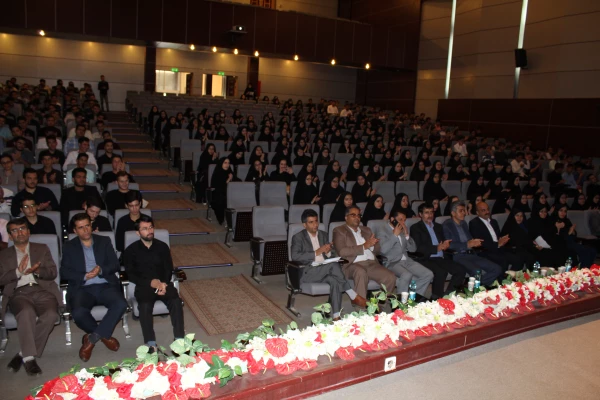 دکتر علی نژاددرجمع دانشجومعلمان جدیدالورود درقزوین:"ازلباس فاخر معلمی که برتن داریدبه بهترین وجهی استفاده کنید" 6