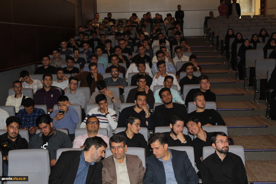 خانم قدیمی دانشجومعلم جدیدالوروداستان قزوین درآیین استقبال"صحبت های خانم دکتر علی نژاد به یکماه دغدغه من جهت انتخاب شغل معلمی پایان داد." 4