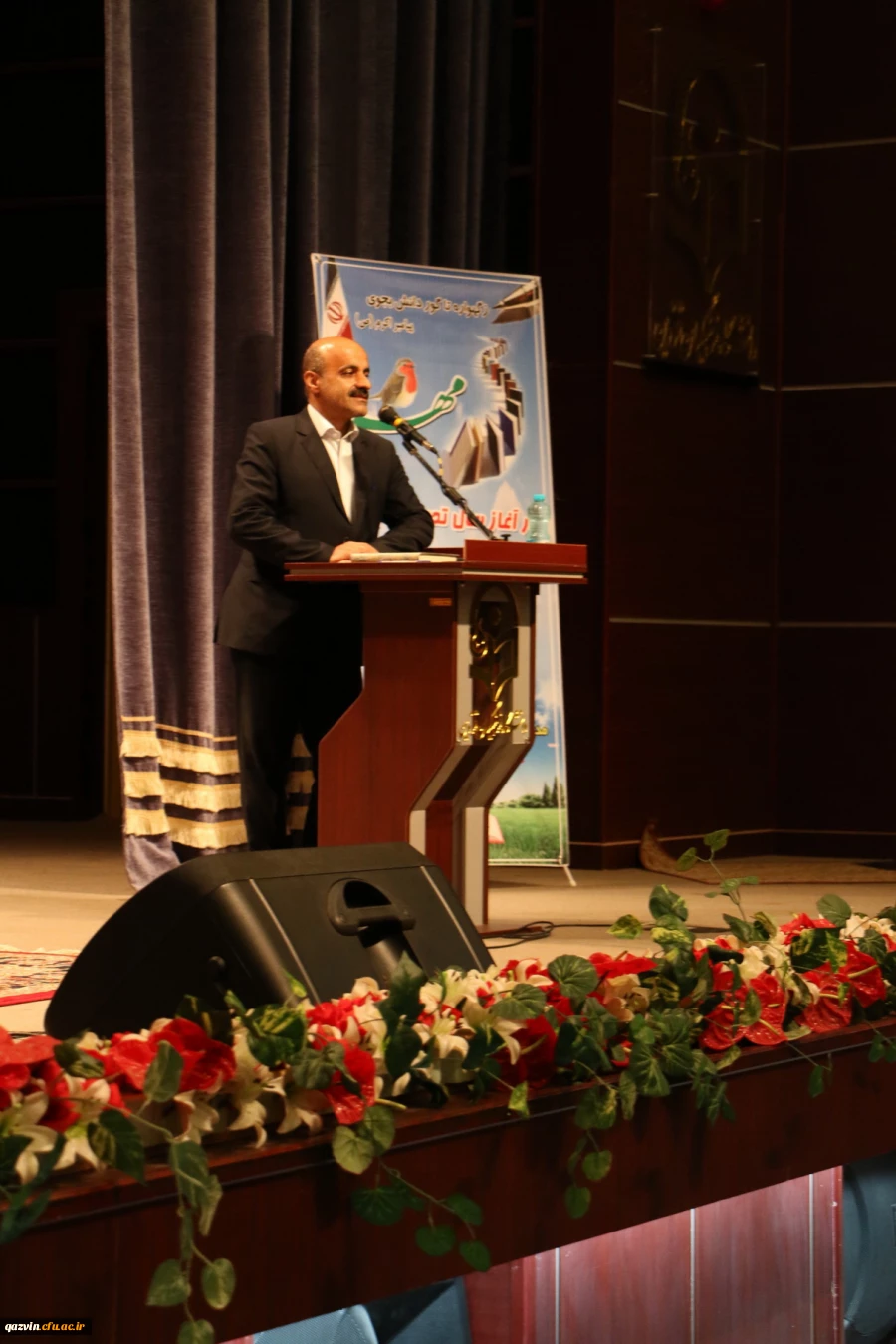 مراسم استقبال اازدانشجویان پردیس بنت الهدی صدر قزوین برگزارشد. 3