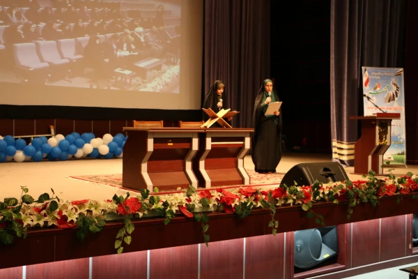 مراسم استقبال اازدانشجویان پردیس بنت الهدی صدر قزوین برگزارشد. 6