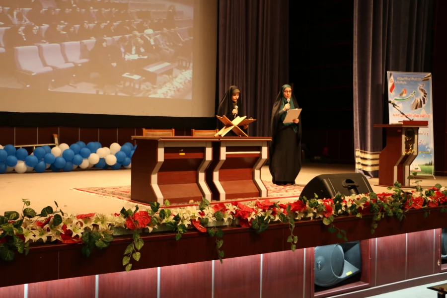 مراسم استقبال اازدانشجویان پردیس بنت الهدی صدر قزوین برگزارشد. 6