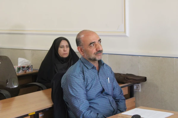 سخنرانی دکتر میرزایی راجعونی ازاعضای هیئت علمی دانشگاه فرهنگیان استان قزوین تحت عنوان خودکاوی روایتی درتربیت معلم 5