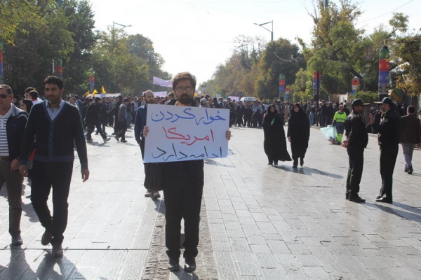 شرکت مسئولین ودانشجویان دانشگاه فرهنگیان استان قزوین درراهپیمایی یوم الله 22بهمن 9