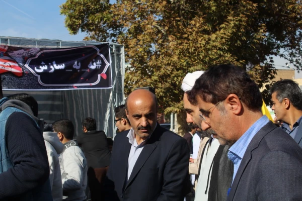 شرکت مسئولین ودانشجویان دانشگاه فرهنگیان استان قزوین درراهپیمایی یوم الله 22بهمن 12