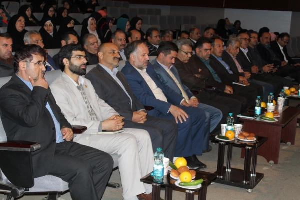 دردانشگاه فرهنگیان استان قزوین برگزارشد"" همایش مدیران ومعلمان مدارس مجری طرح کارورزی مدارس استان قزوین "" 2