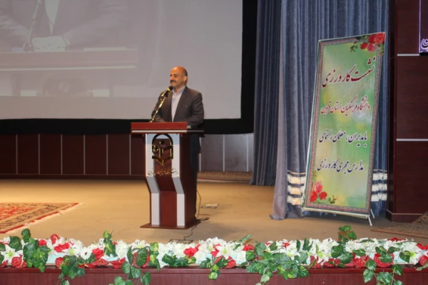 دردانشگاه فرهنگیان استان قزوین برگزارشد"" همایش مدیران ومعلمان مدارس مجری طرح کارورزی مدارس استان قزوین "" 2