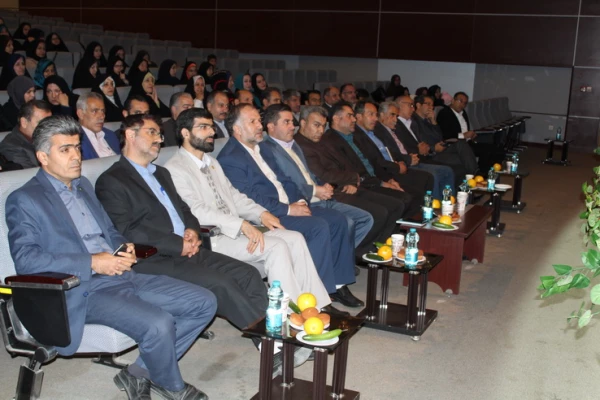 دردانشگاه فرهنگیان استان قزوین برگزارشد"" همایش مدیران ومعلمان مدارس مجری طرح کارورزی مدارس استان قزوین "" 2