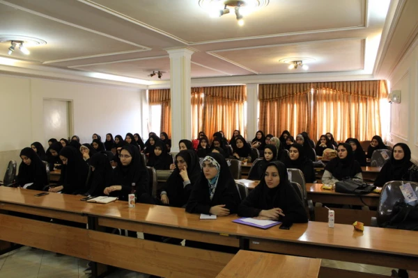 برگزاری نشست علمی- تخصصی بررسی محتوای کتب جدید التالیف پایه های ابتدایی دردانشگاه فرهنگیان استان قزوین 4