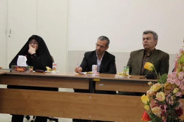 برگزاری نشست علمی- تخصصی بررسی محتوای کتب جدید التالیف پایه های ابتدایی دردانشگاه فرهنگیان استان قزوین 6