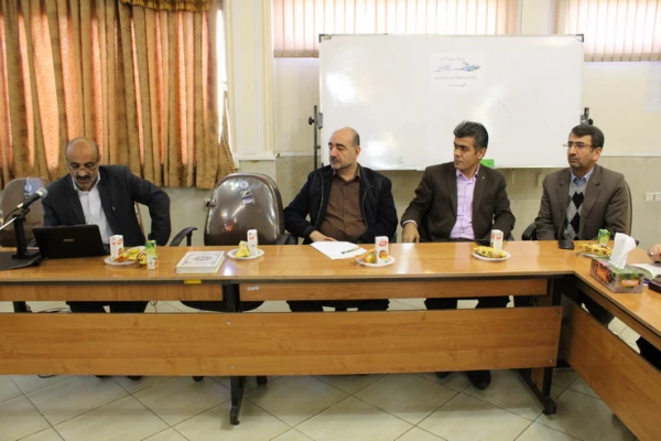 برگزاری نشست علمی- تخصصی بررسی محتوای کتب جدید التالیف پایه های ابتدایی دردانشگاه فرهنگیان استان قزوین 8