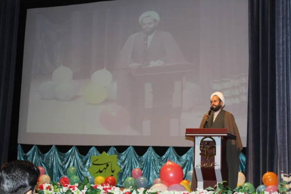 برگزاری جشن آغاز امامت حضرت ولیعصر(عج)دردانشگاه فرهنگیان استان قزوین 2