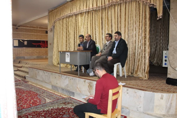 دردانشسگاه فرهنگیان استان قزوین برگزارشد" جلسه پرسش وپاسخ دانشجویان پردیس شهیدرجایی بامسئولین دانشگاه " 3