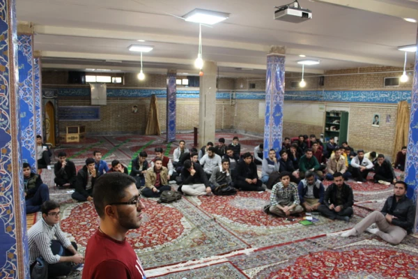 دردانشسگاه فرهنگیان استان قزوین برگزارشد" جلسه پرسش وپاسخ دانشجویان پردیس شهیدرجایی بامسئولین دانشگاه " 3