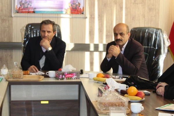 نشست دکتر طاهری نیا معاون پژوهشی دانشگاه فرهنگیان کشور با اساتید واعضای هیئت علمی دانشگاه فرهنگیان استان قزوین 7