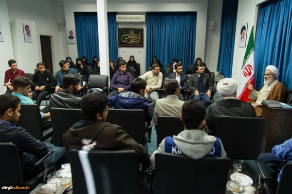 امام جمعه قزوین در دیدار مسئولین ودانشجویان دانشگاه فرهنگیان استان قزوین گفت: پس از انقلاب سرمایه های امیدبخش فراوانی در کشور به وجود آمده است. 6