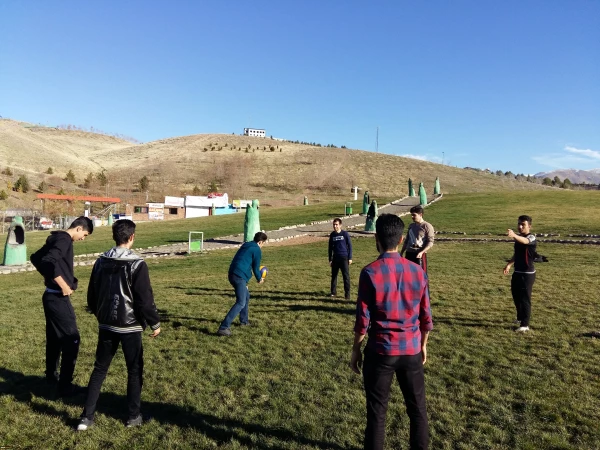 اردوی یک روزه دانشجویان دانشگاه فرهنگیان استان قزوین به بوستان فدک و امام زاده باراجین(ع)قزوین 2