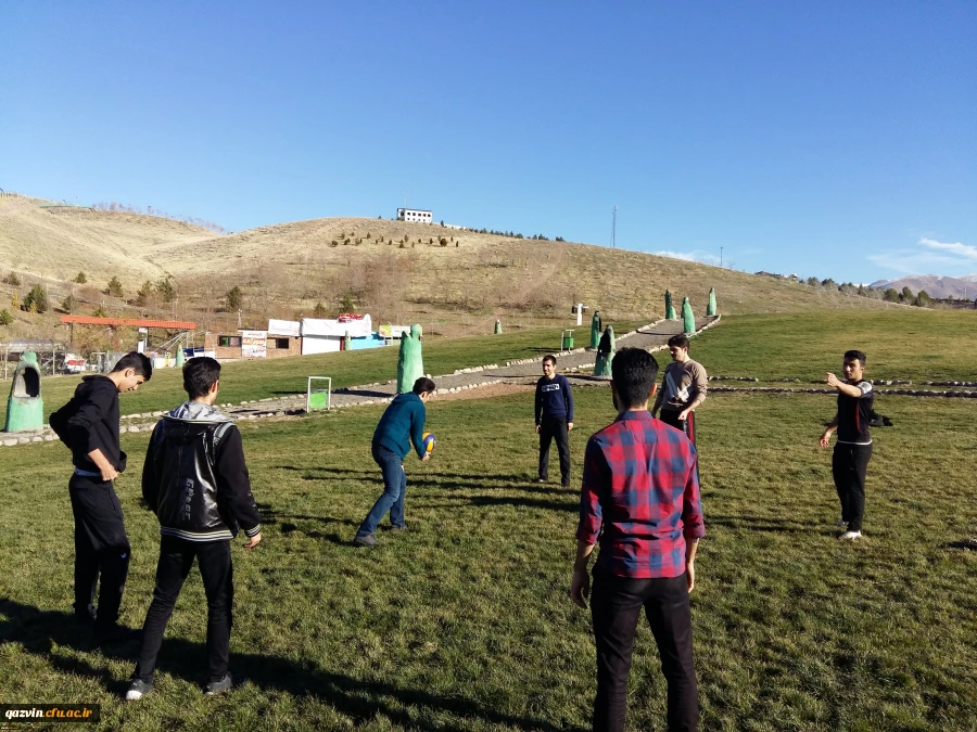 اردوی یک روزه دانشجویان دانشگاه فرهنگیان استان قزوین به بوستان فدک و امام زاده باراجین(ع)قزوین 2