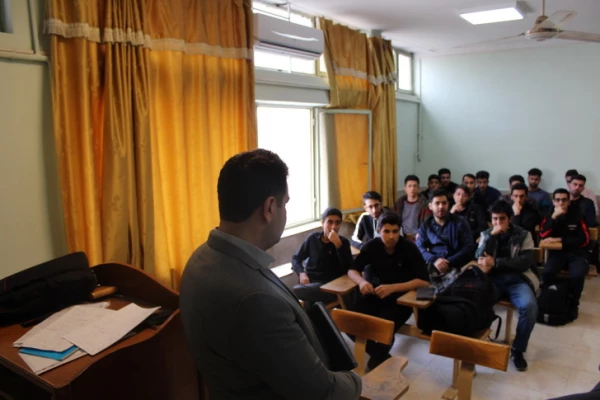 دیدارصمیمی دکتر روشندل معاون آموزشی وتحصیلات تکمیلی دانشگاه فرهنگیان کشور بااعضای هیئت علمی دانشگاه فرهنگیان استان قزوین 8