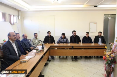 نشست صمیمی دکتررضایی رئیس گروه مطالعات فرهنگی دانشگاه فرهنگیان بامسئولین کانونها وتشکل های دانشجویی دانشگاه فرهنگیان استان قزوین