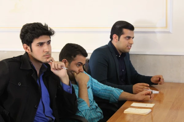 نشست صمیمی دکتررضایی رئیس گروه مطالعات فرهنگی دانشگاه فرهنگیان بامسئولین کانونها وتشکل های دانشجویی دانشگاه فرهنگیان استان قزوین 7