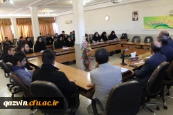 نشست صمیمی دکتررضایی رئیس گروه مطالعات فرهنگی دانشگاه فرهنگیان بامسئولین کانونها وتشکل های دانشجویی دانشگاه فرهنگیان استان قزوین 8