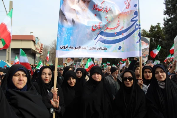 شرکت گسترده وپرشور مسئولین،کارکنان ودانشجویان دانشگاه فرهنگیان استان قزوین درراهپیمایی یوم الله 22بهمن 97 13