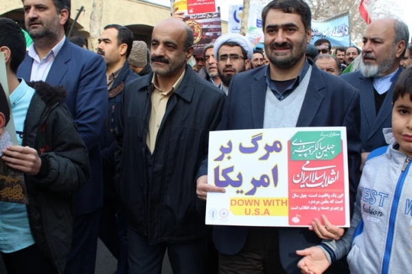 شرکت گسترده وپرشور مسئولین،کارکنان ودانشجویان دانشگاه فرهنگیان استان قزوین درراهپیمایی یوم الله 22بهمن 97 15