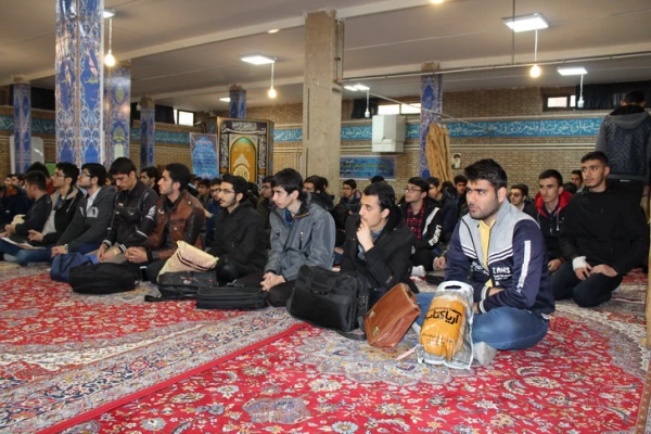 جلسه پرسش وپاسخ دانشجویان پردیس شهیدرجایی قزوین بامسئولین هسته گزینش اداره کل آموزش وپرورش استان 10