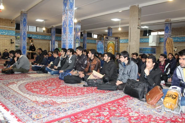 جلسه پرسش وپاسخ دانشجویان پردیس شهیدرجایی قزوین بامسئولین هسته گزینش اداره کل آموزش وپرورش استان 11