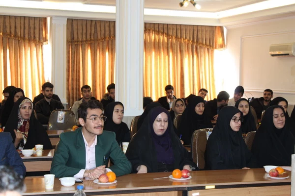 دردانشگاه فرهنگیان استان قزوین برگزارشد:« همایش استانی نقش ورسالت دانشگاه فرهنگیان درتربیت شهروندفعال» 7