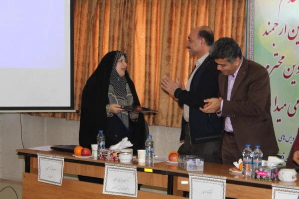 دردانشگاه فرهنگیان استان قزوین برگزارشد:« همایش استانی نقش ورسالت دانشگاه فرهنگیان درتربیت شهروندفعال» 13