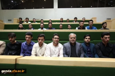 بازدید دانشجویان پردیس شهیدرجایی قزوین ازصحن علنی مجلس شورای اسلامی دربهارستان