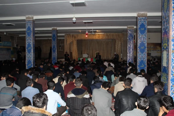 استقبال ووداع باشکوه وعاشقانه اساتید کارکنان ودانشجویان دانشگاه فرهنگیان استان قزوین با سردارشهید مدافع حرم حمیدمحمدرضایی 3