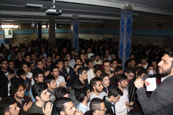 استقبال ووداع باشکوه وعاشقانه اساتید کارکنان ودانشجویان دانشگاه فرهنگیان استان قزوین با سردارشهید مدافع حرم حمیدمحمدرضایی 11