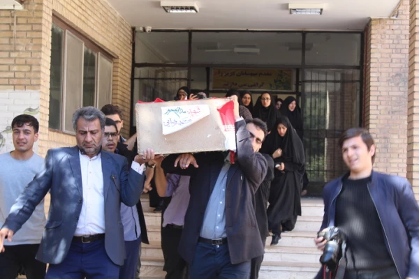 استقبال ووداع باشکوه وعاشقانه اساتید کارکنان ودانشجویان دانشگاه فرهنگیان استان قزوین با سردارشهید مدافع حرم حمیدمحمدرضایی 14