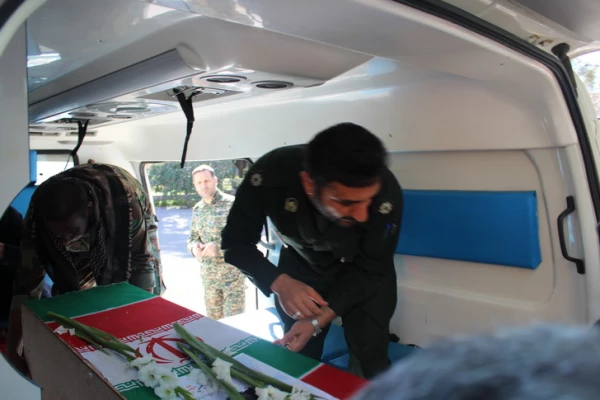 استقبال ووداع باشکوه وعاشقانه اساتید کارکنان ودانشجویان دانشگاه فرهنگیان استان قزوین با سردارشهید مدافع حرم حمیدمحمدرضایی 16