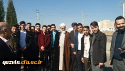 غرس نهال توسط دانشجویان پردیس شهیدرجایی قزوین به مناسبت روز درختکاری 3