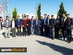 غرس نهال توسط دانشجویان پردیس شهیدرجایی قزوین به مناسبت روز درختکاری 5