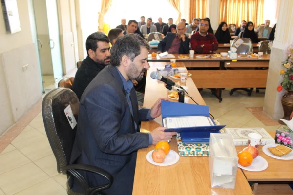 برگزاری جلسه شورای اداری دانشگاه فرهنگیان قزوین وتجلیل ازسه همکاربازنشسته درپایان اسفندماه جاری 5