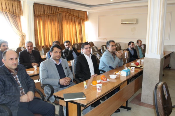 برگزاری جلسه شورای اداری دانشگاه فرهنگیان قزوین وتجلیل ازسه همکاربازنشسته درپایان اسفندماه جاری 6