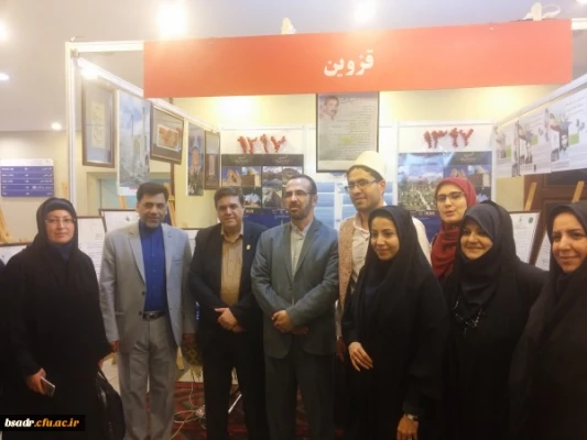 بازدید دکتر خنیفر رییس دانشگاه فرهنگیان از غرفه استان در نمایشگاه آثار و موزه اسناد و مفاخر تربیت معلم ایران 2