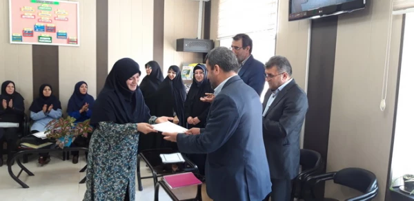 دیدار سرپرست امور پردیس های دانشگاه فرهنگیان استان قزوین به همراه مسئولین آموزش وپرورش استان ازدبستان شرافت 12