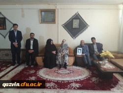 دیدارسرپرست دانشگاه فرهنگیان استان قزوین با خانواده دانش آموز شهید احمدعبداللهی 4