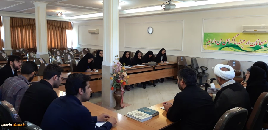 دیدار سرپرست امور پردیس های استان قزوین با مسئولین تشکل های دانشجویی درخصوص تبیین بیانیه گام دوم انقلاب اسلامی 3