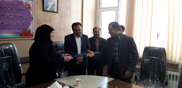 مراسم تکریم ومعارفه فرمانده پایگاه بسیج کارمندی دانشگاه فرهنگیان استان قزوین 7