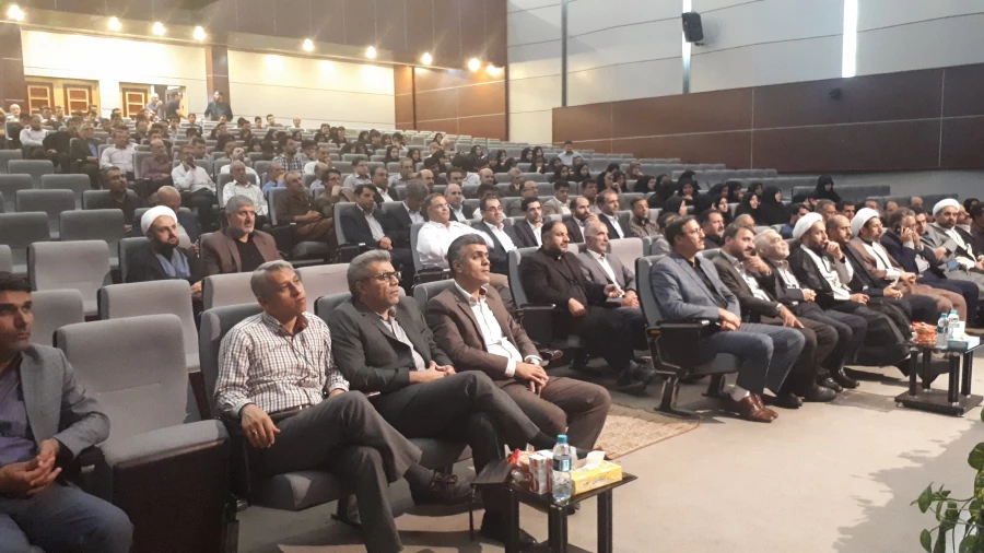 دکتر حمید رضا مشهدی به عنوان سرپرست مدیریت امور پردیس های دانشگاه فرهنگیان استان قزوین منصوب شد 3