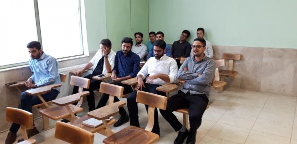 دکتر حمید رضا مشهدی سرپرست دانشگاه فرهنگیان استان قزوین به همراه معاونین وکارشناسان آموزشی از کلاس های درس پردیس شهیدرجایی قزوین بازدیدکردند. 7