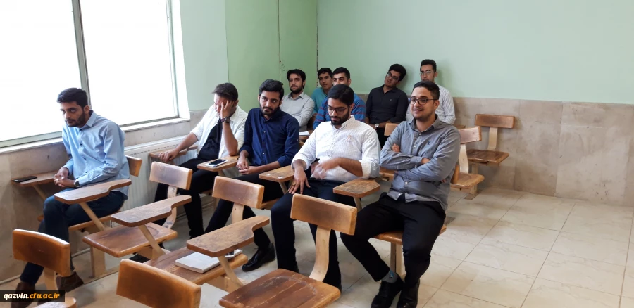 دکتر حمید رضا مشهدی سرپرست دانشگاه فرهنگیان استان قزوین به همراه معاونین وکارشناسان آموزشی از کلاس های درس پردیس شهیدرجایی قزوین بازدیدکردند. 7